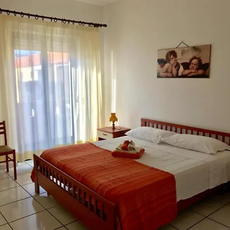 Aparthotel Trilocale Lalla Sul Mare 3*