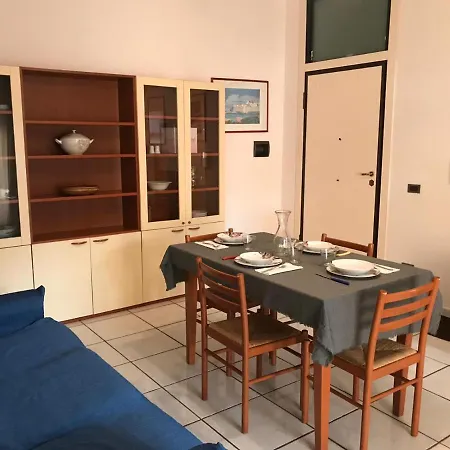 Aparthotel Trilocale Lalla Sul Mare 3*