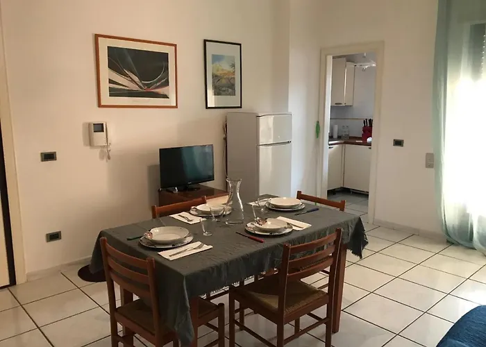 Aparthotel Trilocale Lalla Sul Mare